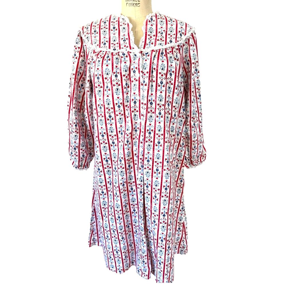 Lanz of Salzburg Short Tyrolean Cotton Flannel Nightgown in Red Size Medium